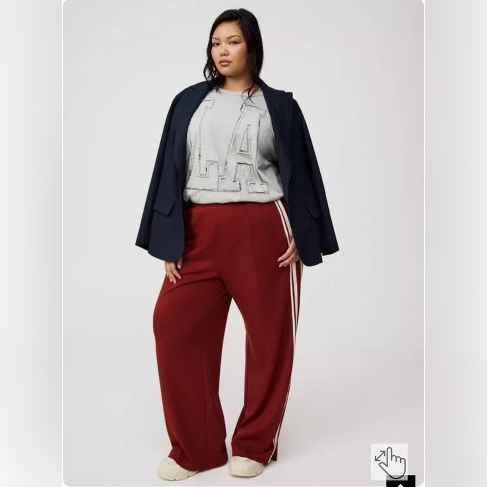 NWT Torrid Studio High Rise Pull-on Track Pants, Size 4 - Picture 3 of 11